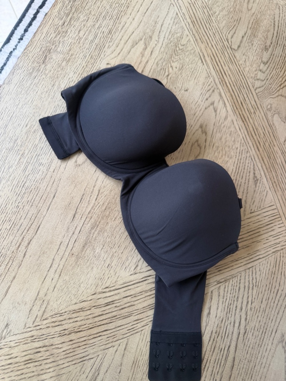 SKIMS Black Strapless Molded Cup Bra